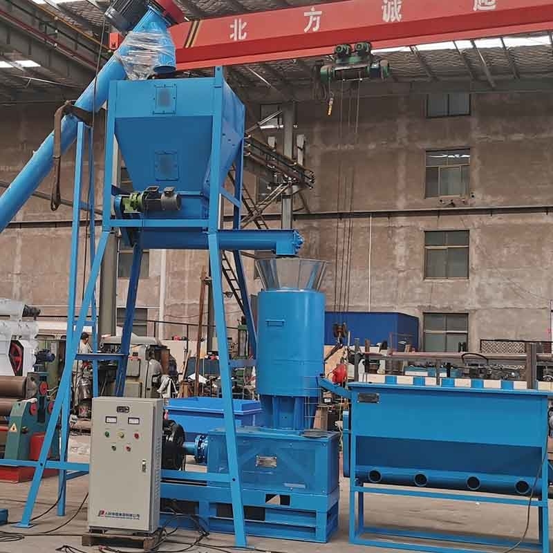 600-800kg/H ξύλινος σβόλος βιομαζών γραμμών παραγωγής σβόλων που κατασκευάζει τη μηχανή τον επίπεδο κύβο