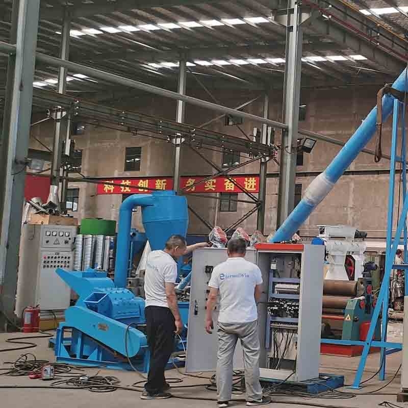 600-800kg/H ξύλινος σβόλος βιομαζών γραμμών παραγωγής σβόλων που κατασκευάζει τη μηχανή τον επίπεδο κύβο